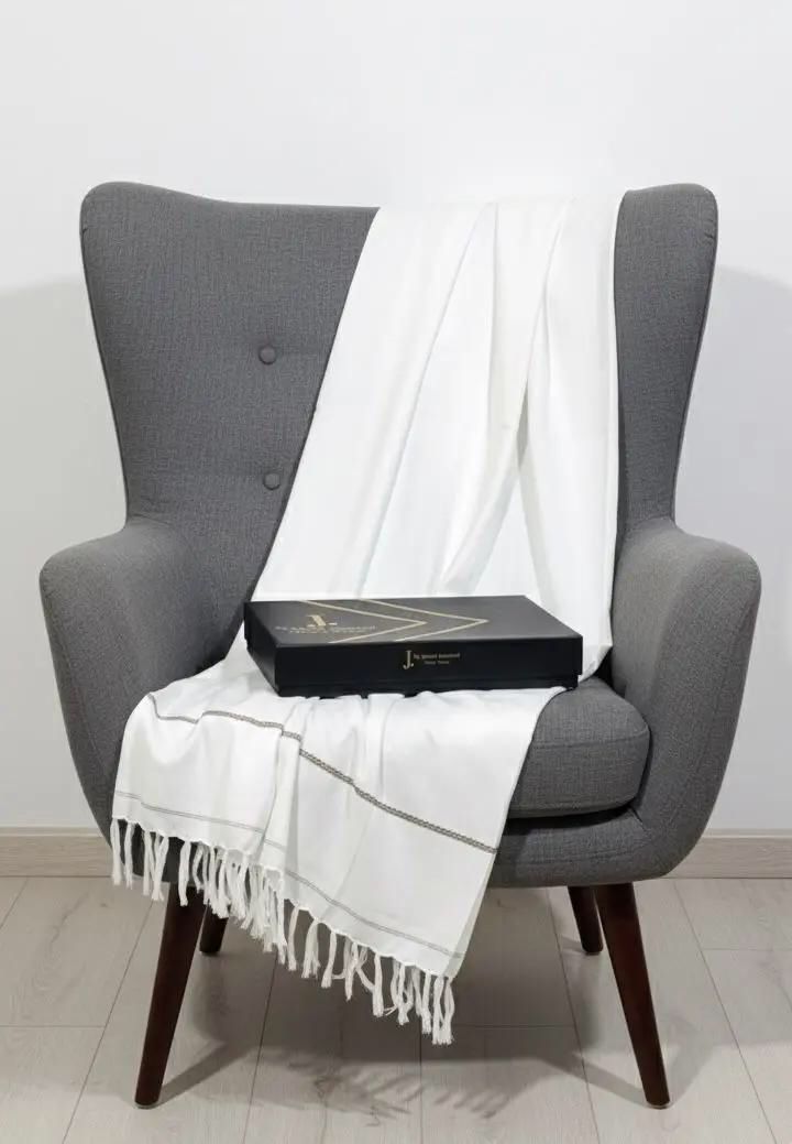J.MENS SHAWL (WHITE )