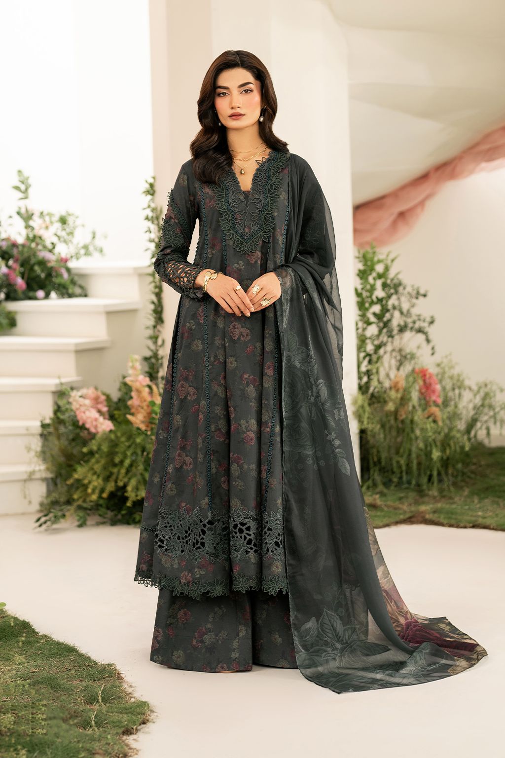 Iznik-Printed Embroidered Lawn Unstiched 3pc (WA-1839)
